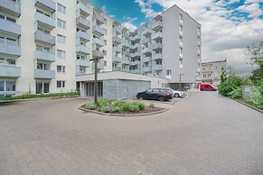 Blue Sky Apartment by Renters