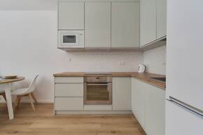 Blue Sky Apartment by Renters