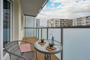 Blue Sky Apartment by Renters