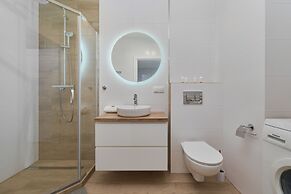 Blue Sky Apartment by Renters