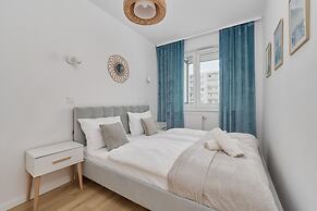 Blue Sky Apartment by Renters