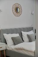 Blue Sky Apartment by Renters