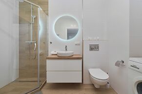 Blue Sky Apartment by Renters