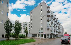 Blue Sky Apartment by Renters