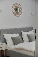 Blue Sky Apartment by Renters