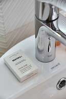 Blue Sky Apartment by Renters