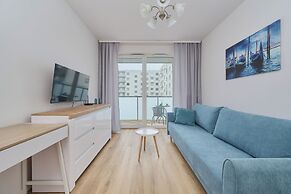 Blue Sky Apartment by Renters