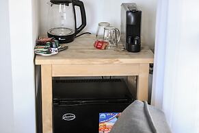 The Carmel House Apt hotel By Sea N Rent