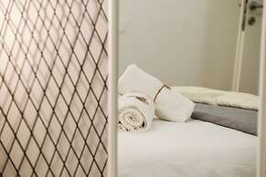 The Carmel House Apt hotel By Sea N Rent