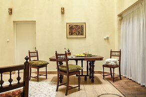 The Carmel House Apt hotel By Sea N Rent