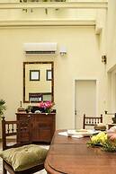 The Carmel House Apt hotel By Sea N Rent