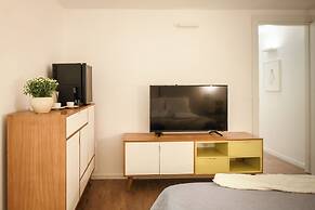 The Carmel House Apt hotel By Sea N Rent