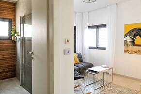 The Carmel House Apt hotel By Sea N Rent