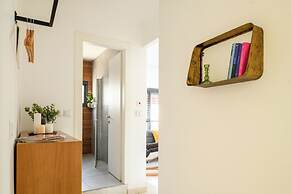 The Carmel House Apt hotel By Sea N Rent