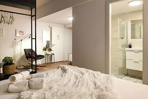 The Carmel House Apt hotel By Sea N Rent