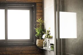 The Carmel House Apt hotel By Sea N Rent