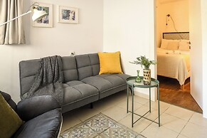 The Carmel House Apt hotel By Sea N Rent