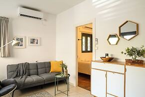 The Carmel House Apt hotel By Sea N Rent