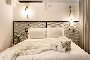 The Carmel House Apt hotel By Sea N Rent