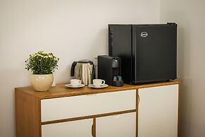 The Carmel House Apt hotel By Sea N Rent