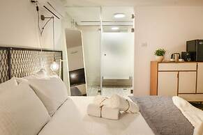 The Carmel House Apt hotel By Sea N Rent