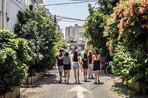 The Carmel House Apt hotel By Sea N Rent