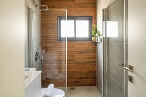 The Carmel House Apt hotel By Sea N Rent