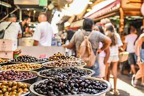 The Carmel House Apt hotel By Sea N Rent