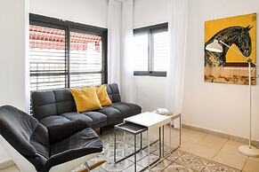 The Carmel House Apt hotel By Sea N Rent