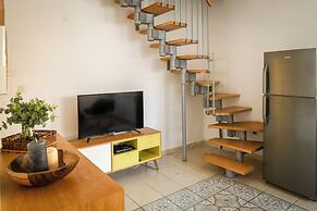 The Carmel House Apt hotel By Sea N Rent