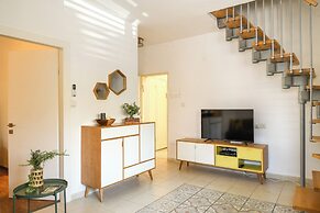 The Carmel House Apt hotel By Sea N Rent