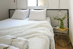 The Carmel House Apt hotel By Sea N Rent