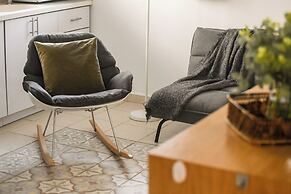 The Carmel House Apt hotel By Sea N Rent