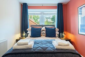 Shorefront Apartment - Sea View With 3 Bedrooms