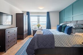 Shorefront Apartment - Sea View With 3 Bedrooms