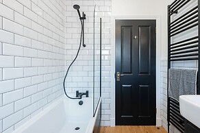 Shorefront Apartment - Sea View With 3 Bedrooms