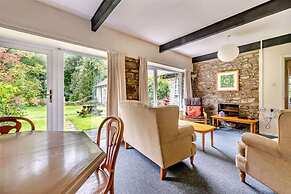 Charming 3-bed Cottage in Llandysul