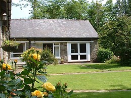 Charming 3-bed Cottage in Llandysul
