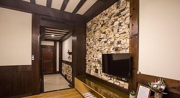 Senboard Manor