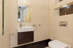 Spacious Targowek Apartment by Renters