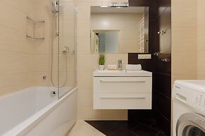 Spacious Targowek Apartment by Renters