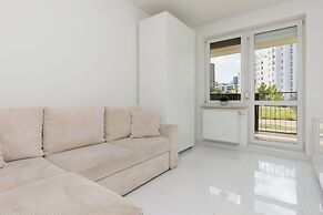 Spacious Targowek Apartment by Renters