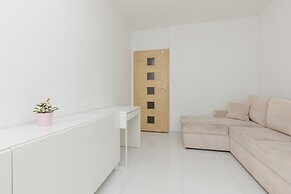 Spacious Targowek Apartment by Renters