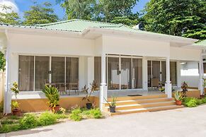 Macmillan's Holiday Villas