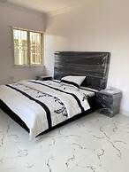 Inviting 8 Bed House in Lekki