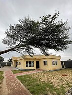 Inviting 8 Bed House in Lekki