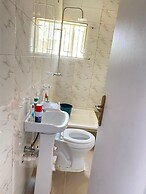 Inviting 8 Bed House in Lekki