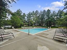 Hidden Haven At Apache Trail! 4 Bedroom Townhouse by RedAwning