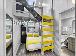 Hidden Haven At Apache Trail! 4 Bedroom Townhouse by RedAwning