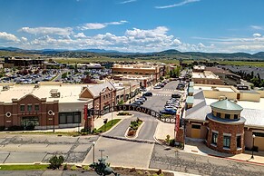 Hidden Haven At Apache Trail! 4 Bedroom Townhouse by RedAwning